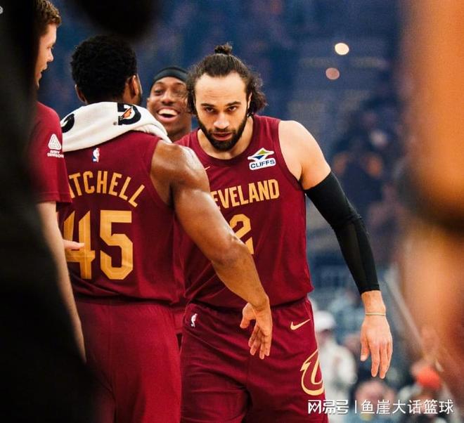 独行侠逆转骑士斯特鲁斯首秀爆发弗拉格砍27+1