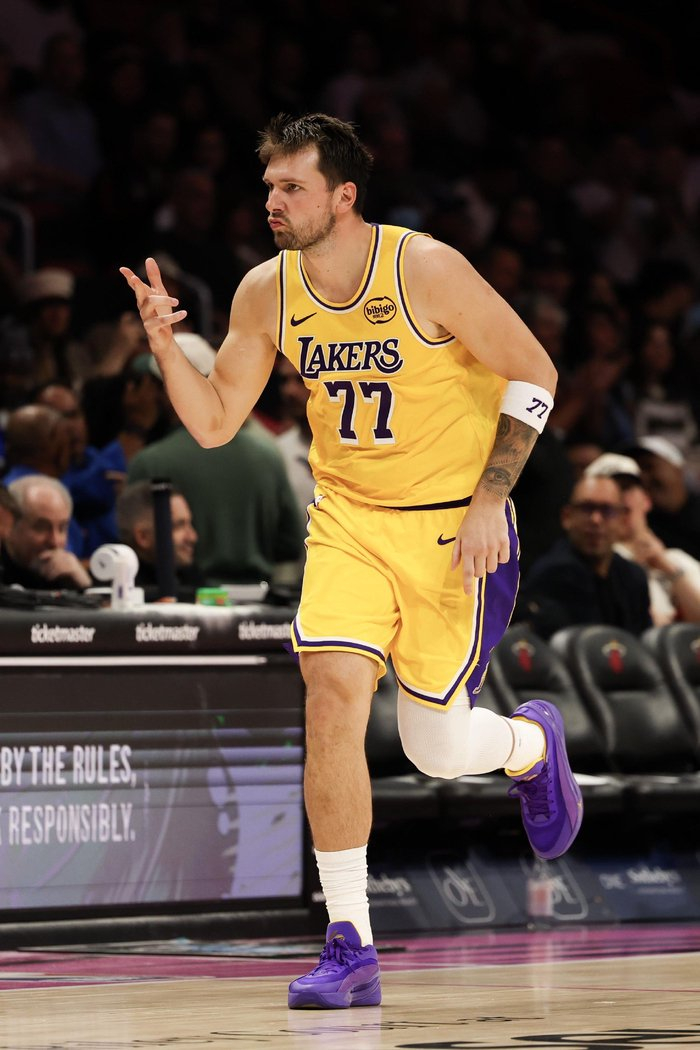 湖人116-99力克篮网 东契奇砍41分创历史纪录 詹姆