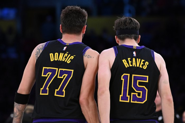 湖人116-99力克篮网 东契奇砍41分创历史纪录 詹姆