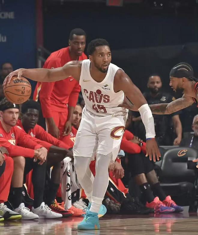 湖人掘金争夺西部第三 火箭锁定第五 快船跌至第