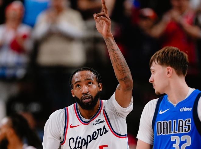 莱昂纳德砍34分率队大胜独行侠，快船送勇士锁定